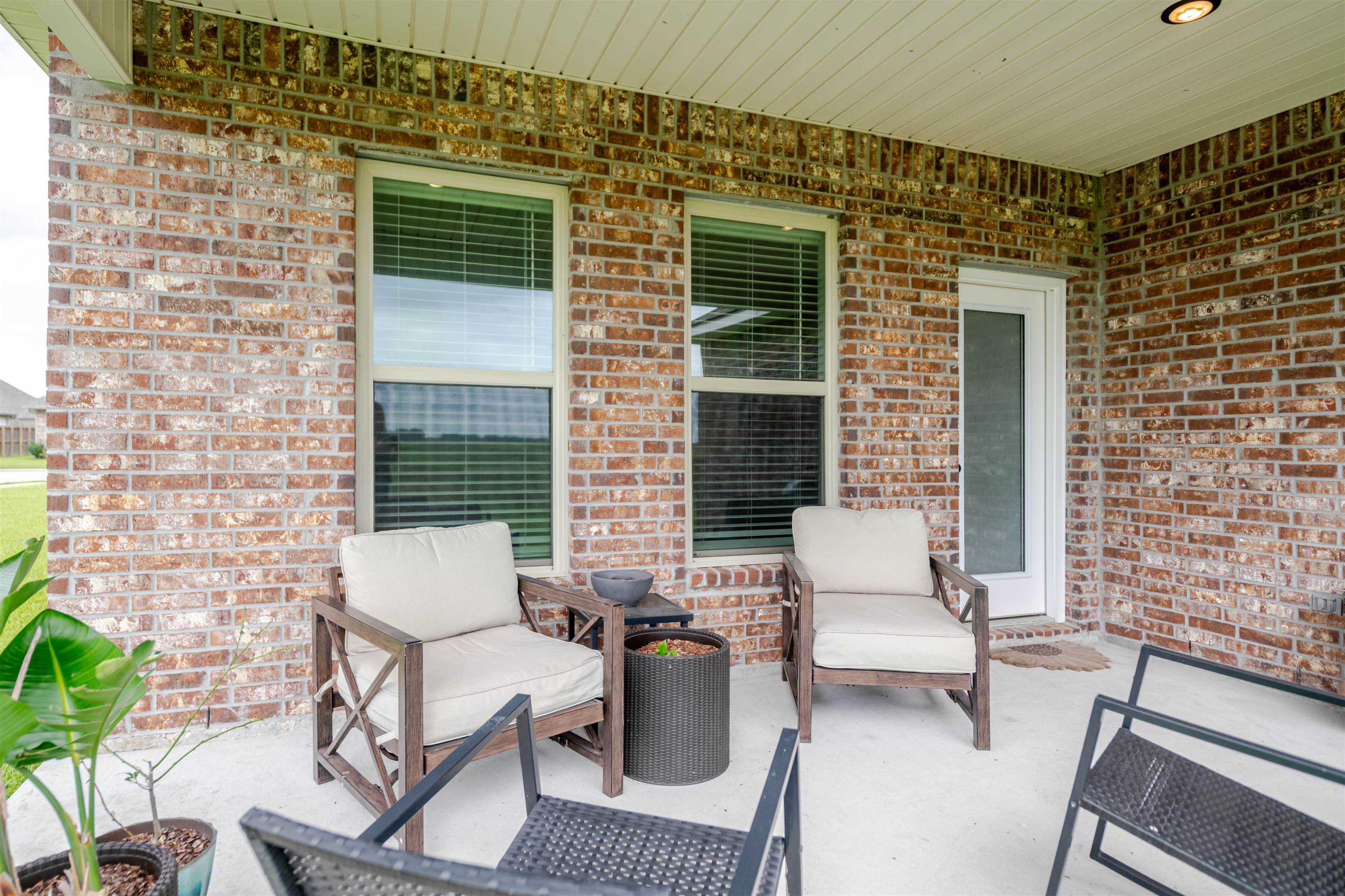 295 Peacock Pointe