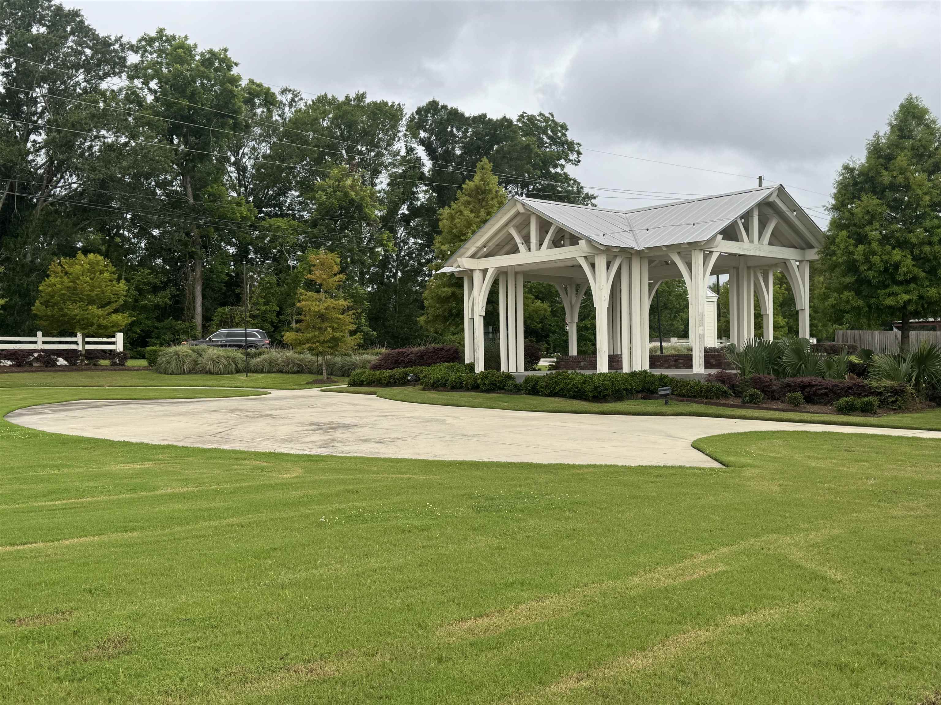 295 Peacock Pointe