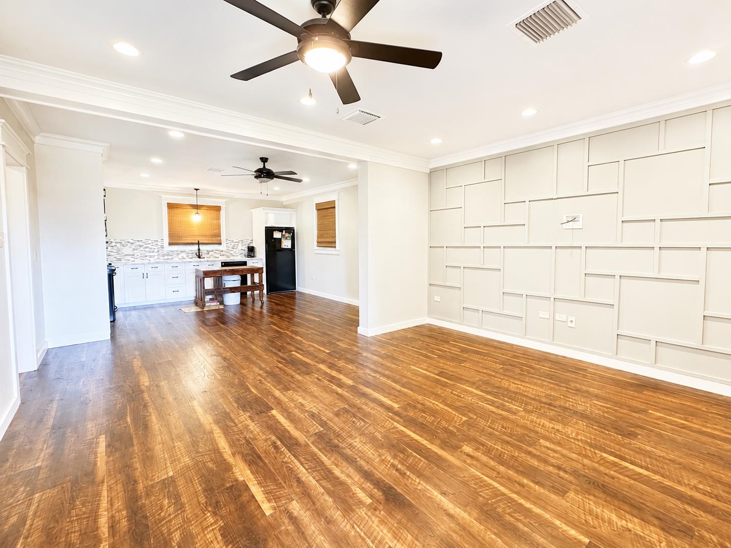 146 W 4th St
