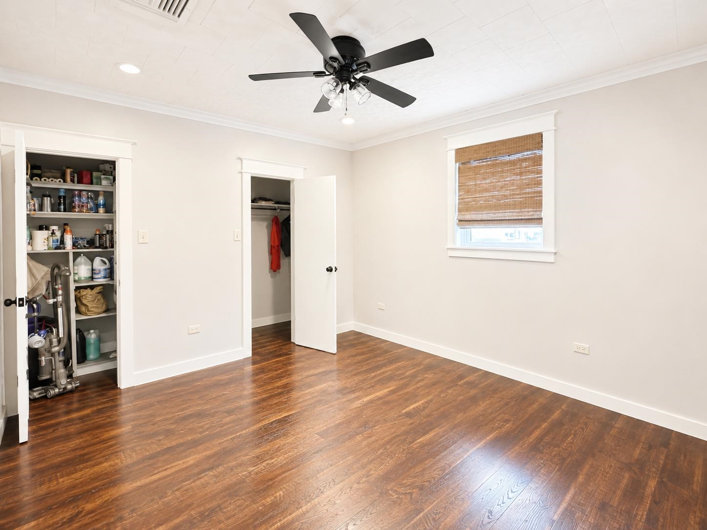 146 W 4th St