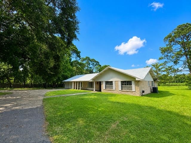 121 N Clausen Road