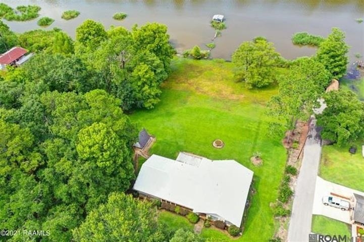 121 N Clausen Road