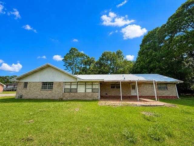 121 N Clausen Road