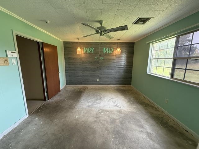 121 N Clausen Road