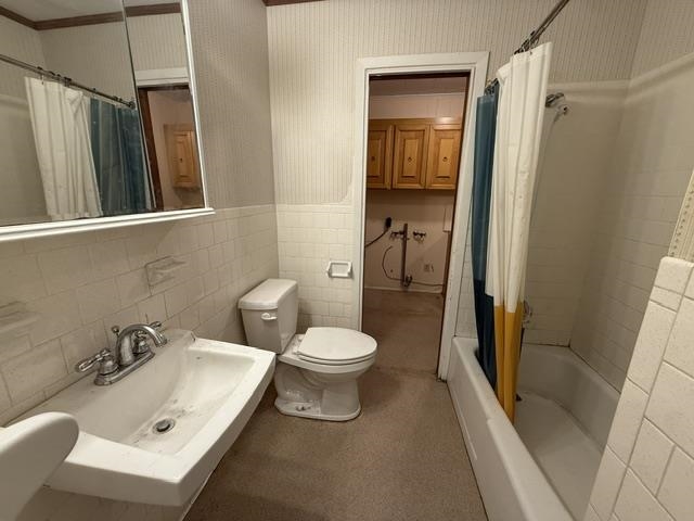 121 N Clausen Road