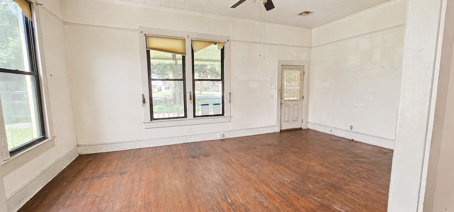 1801 Main St