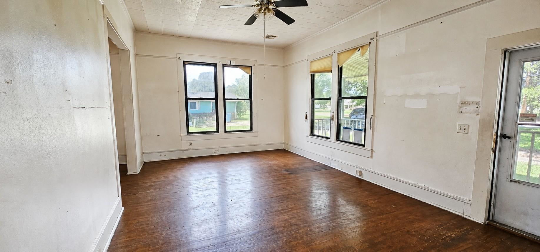 1801 Main St