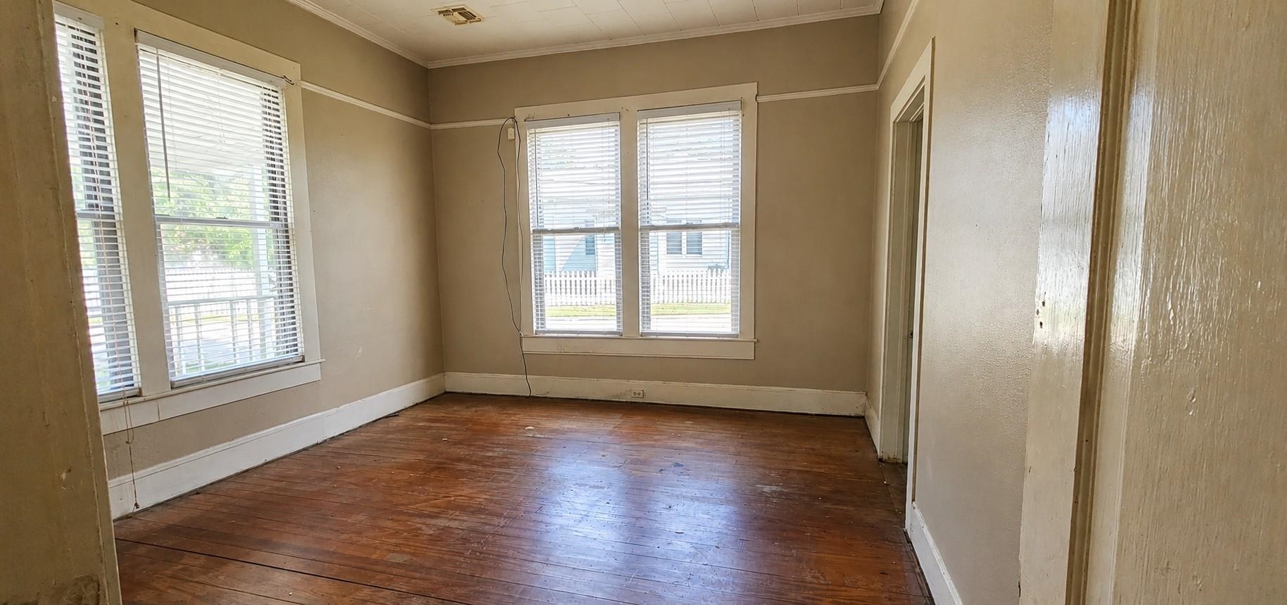 1801 Main St