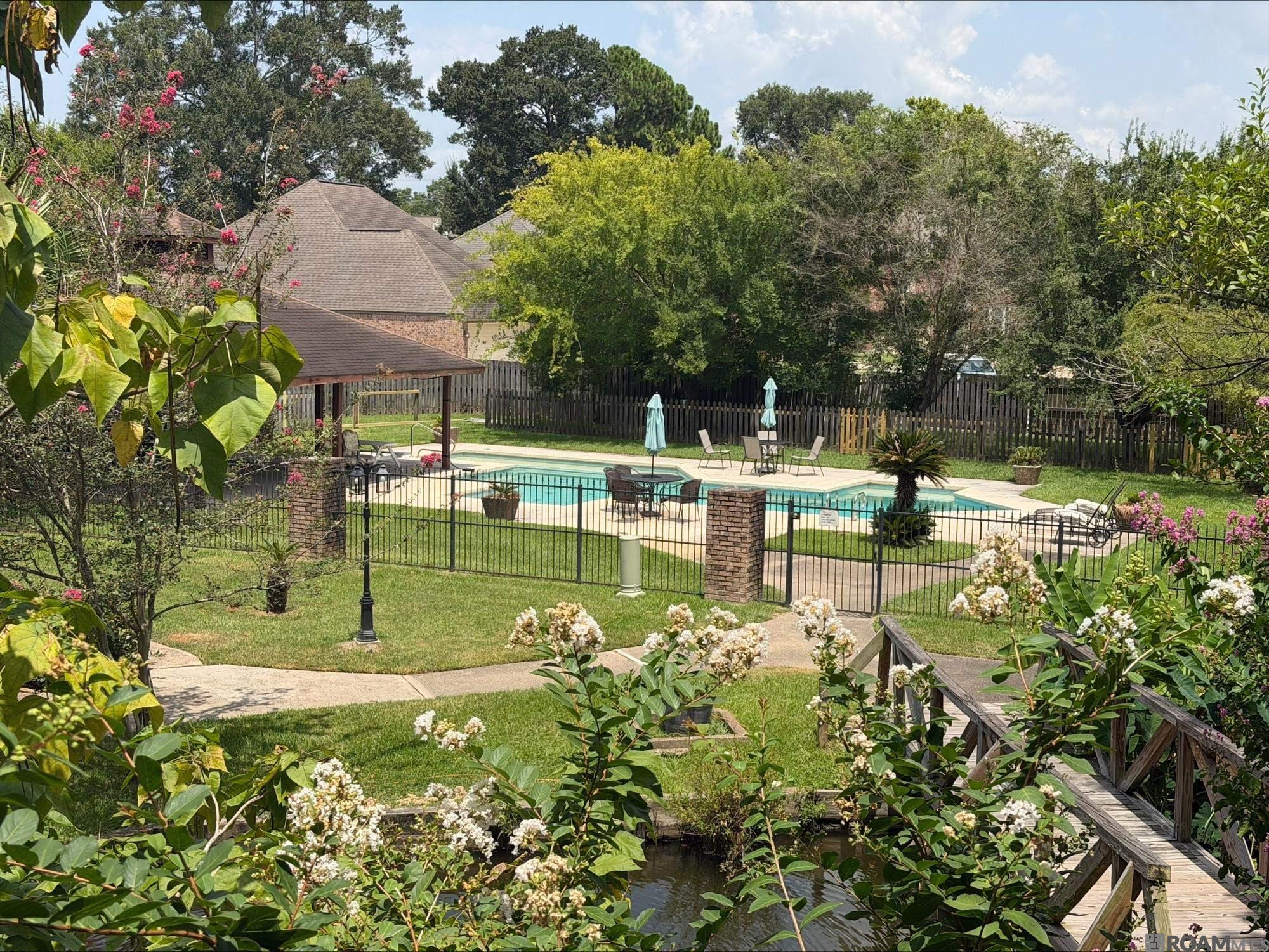 2419 Aubin Ln
