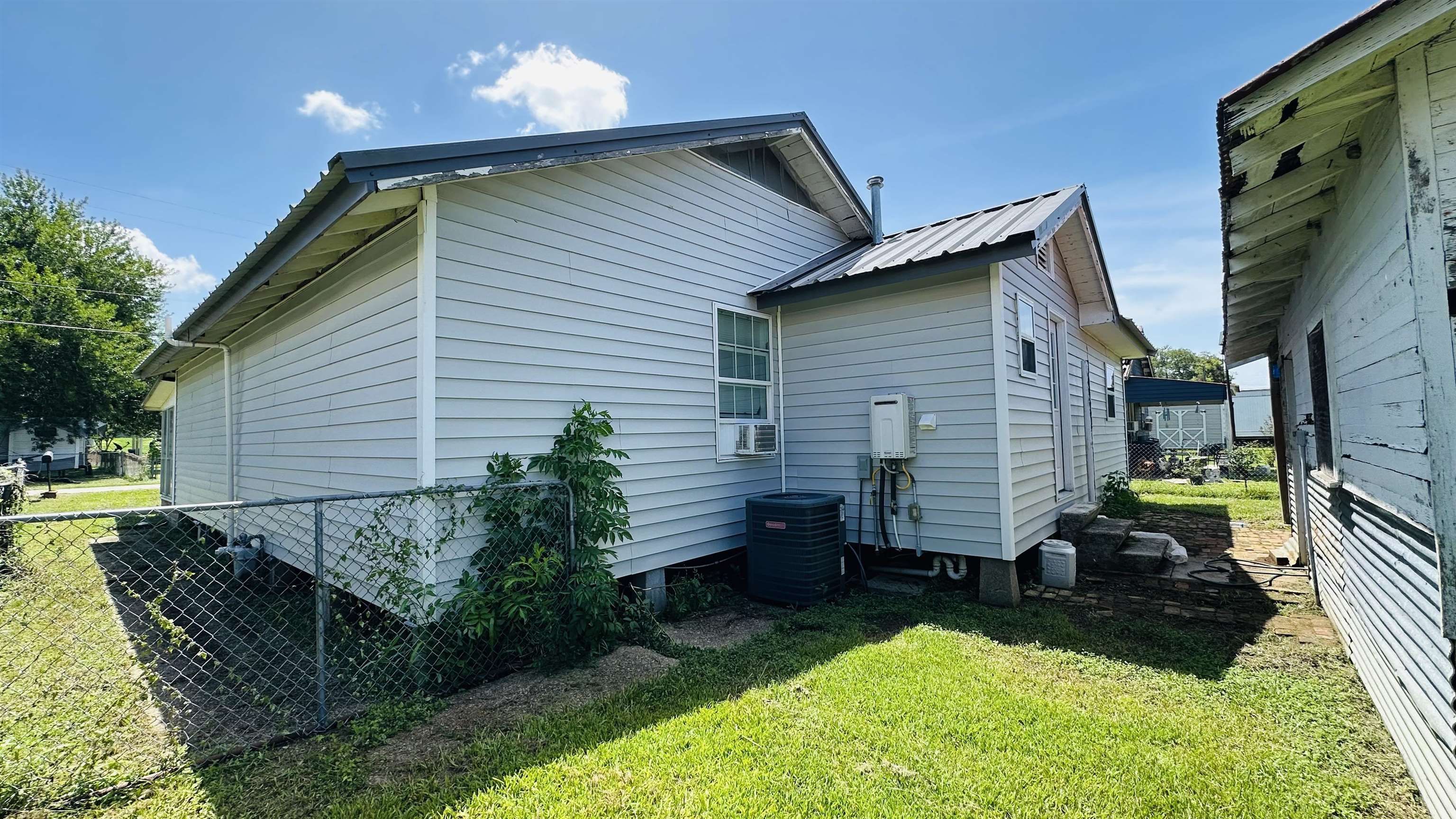 2419 Robicheaux Alley