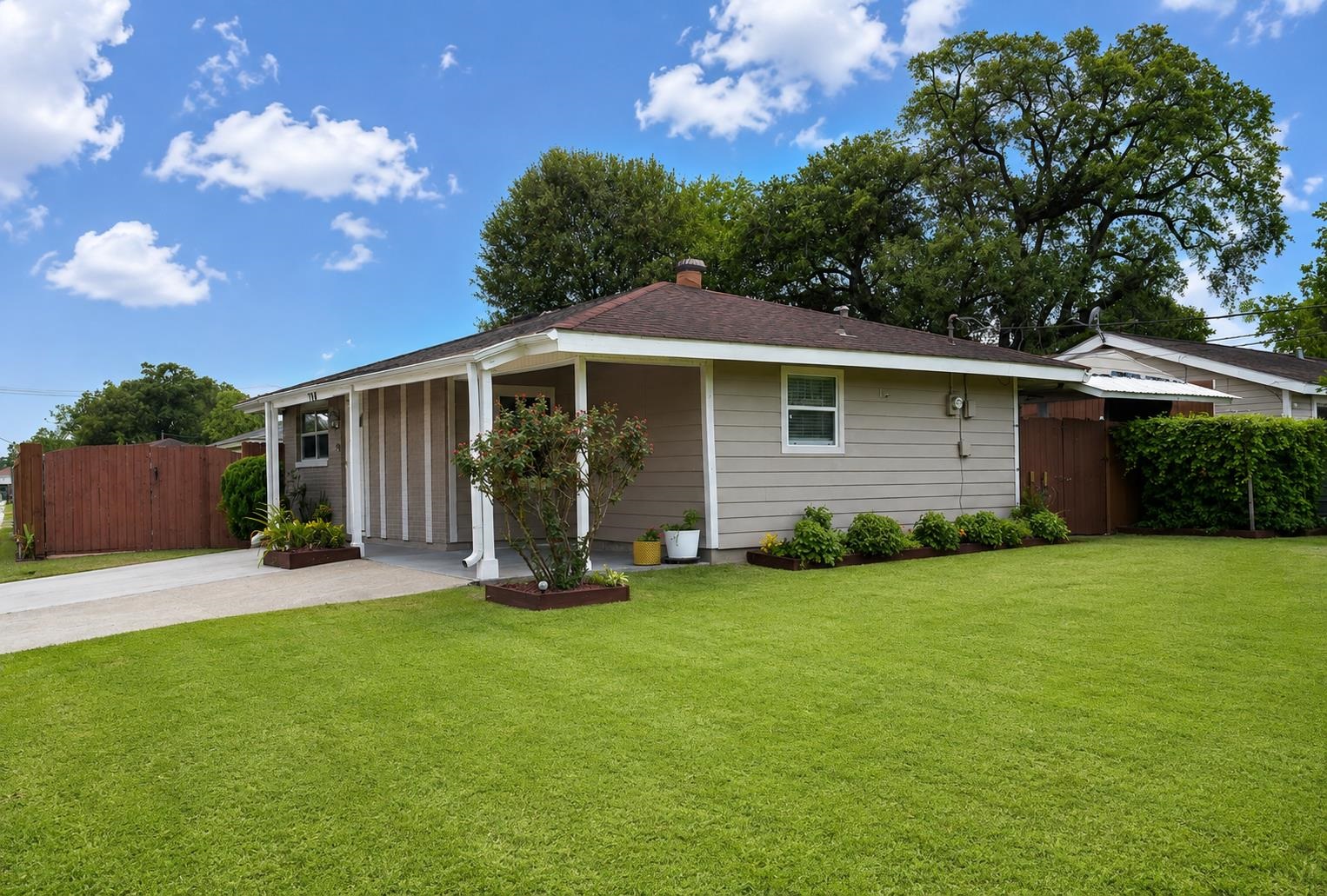 380 Buttercup Dr