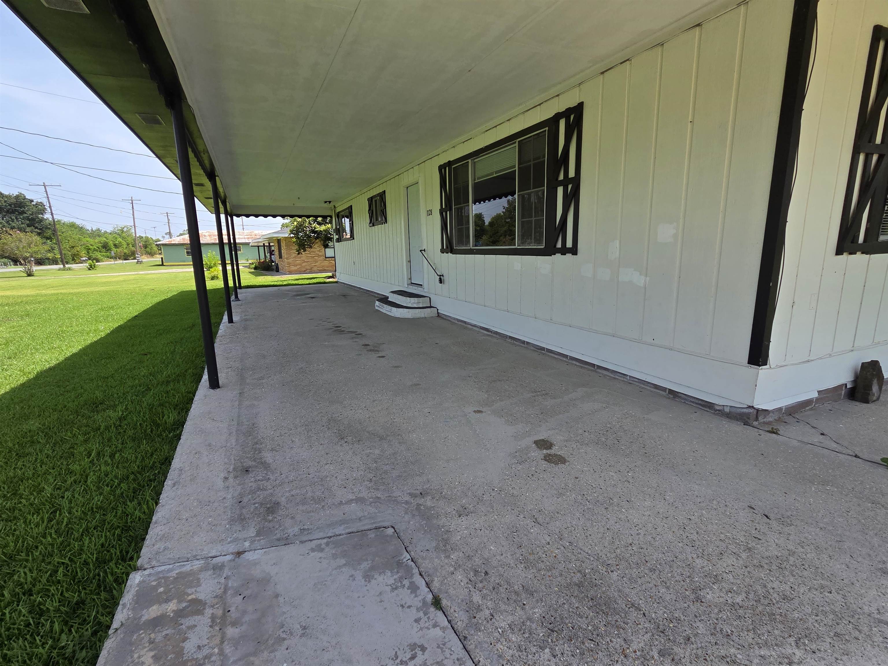 1128 Highway 665