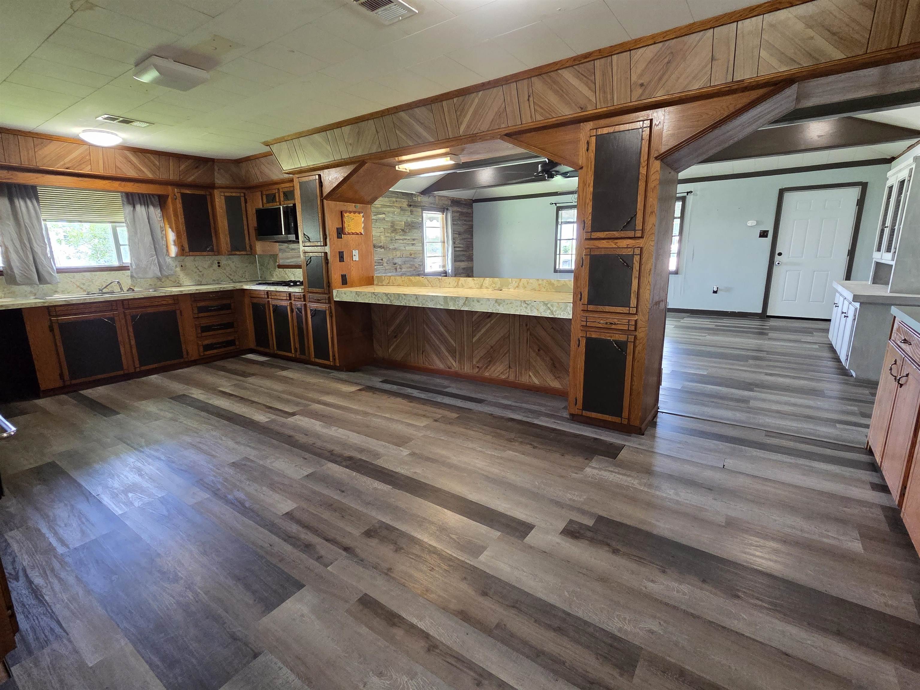 1128 Highway 665