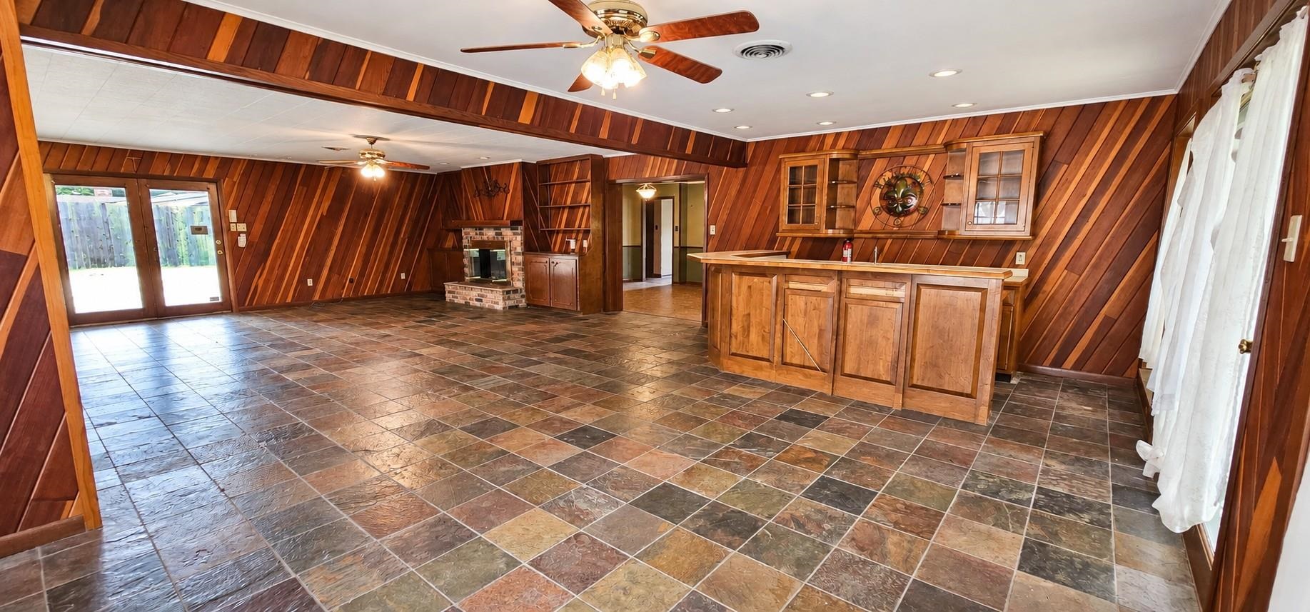 209 Garden Dr