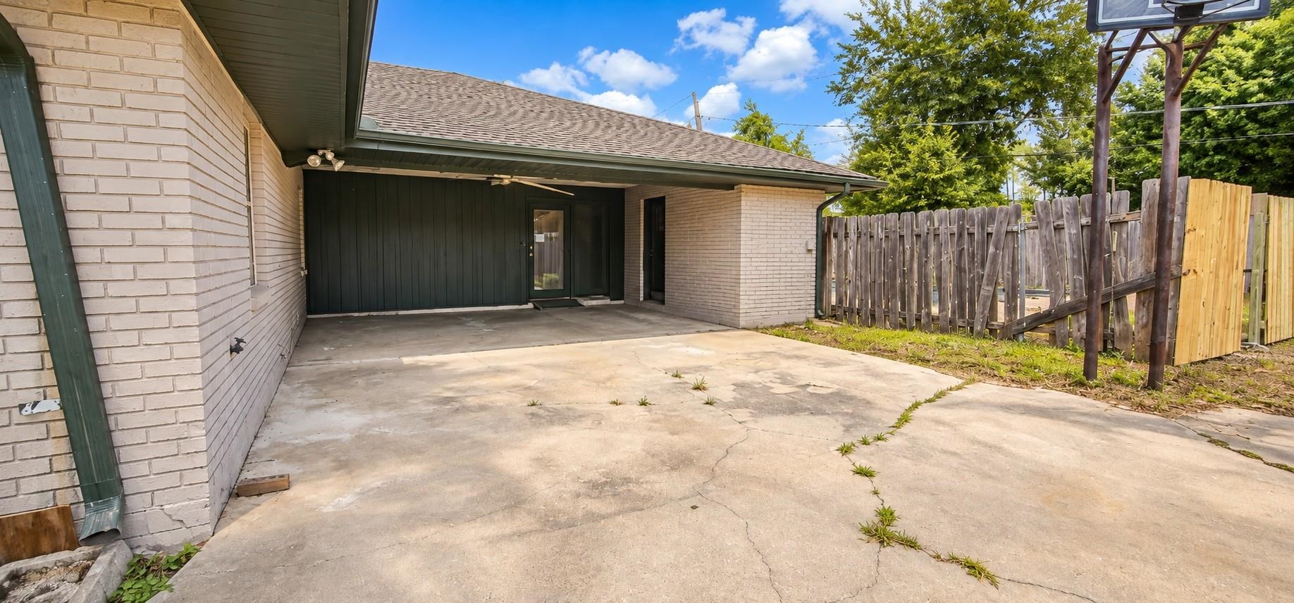209 Garden Dr
