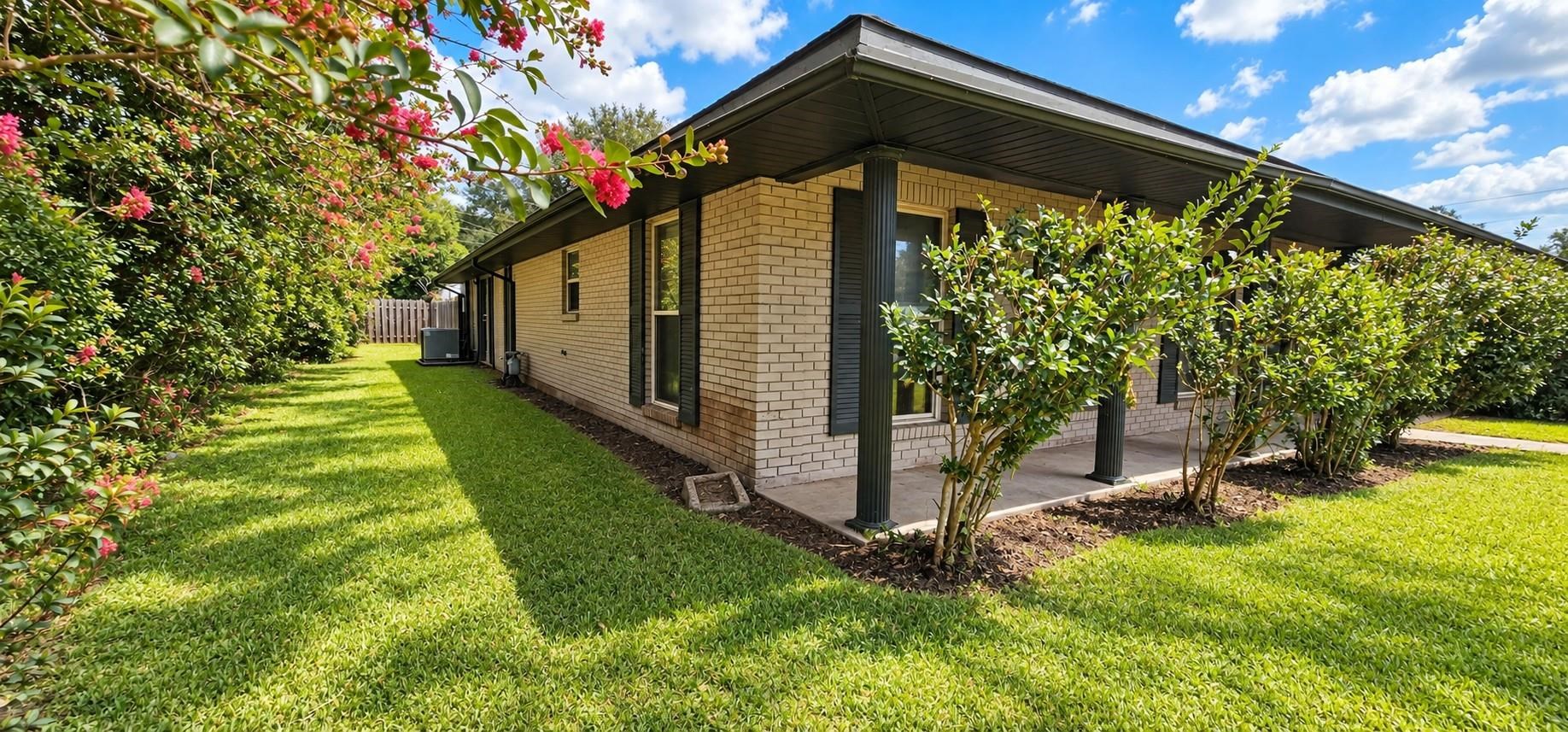 209 Garden Dr