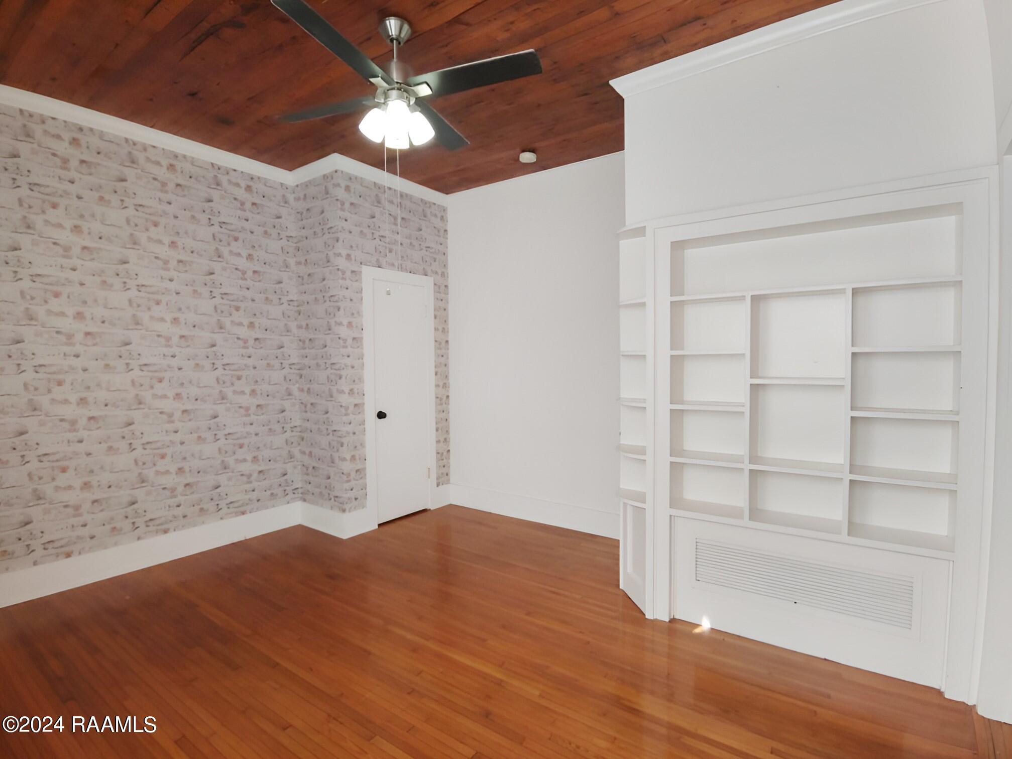 100 E Jeff Davis Avenue