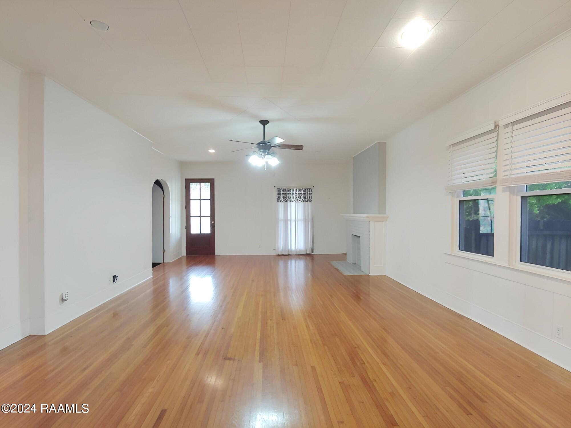 100 E Jeff Davis Avenue