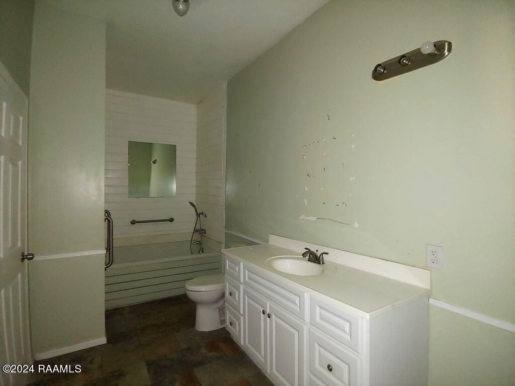 2500 Brittany Drive