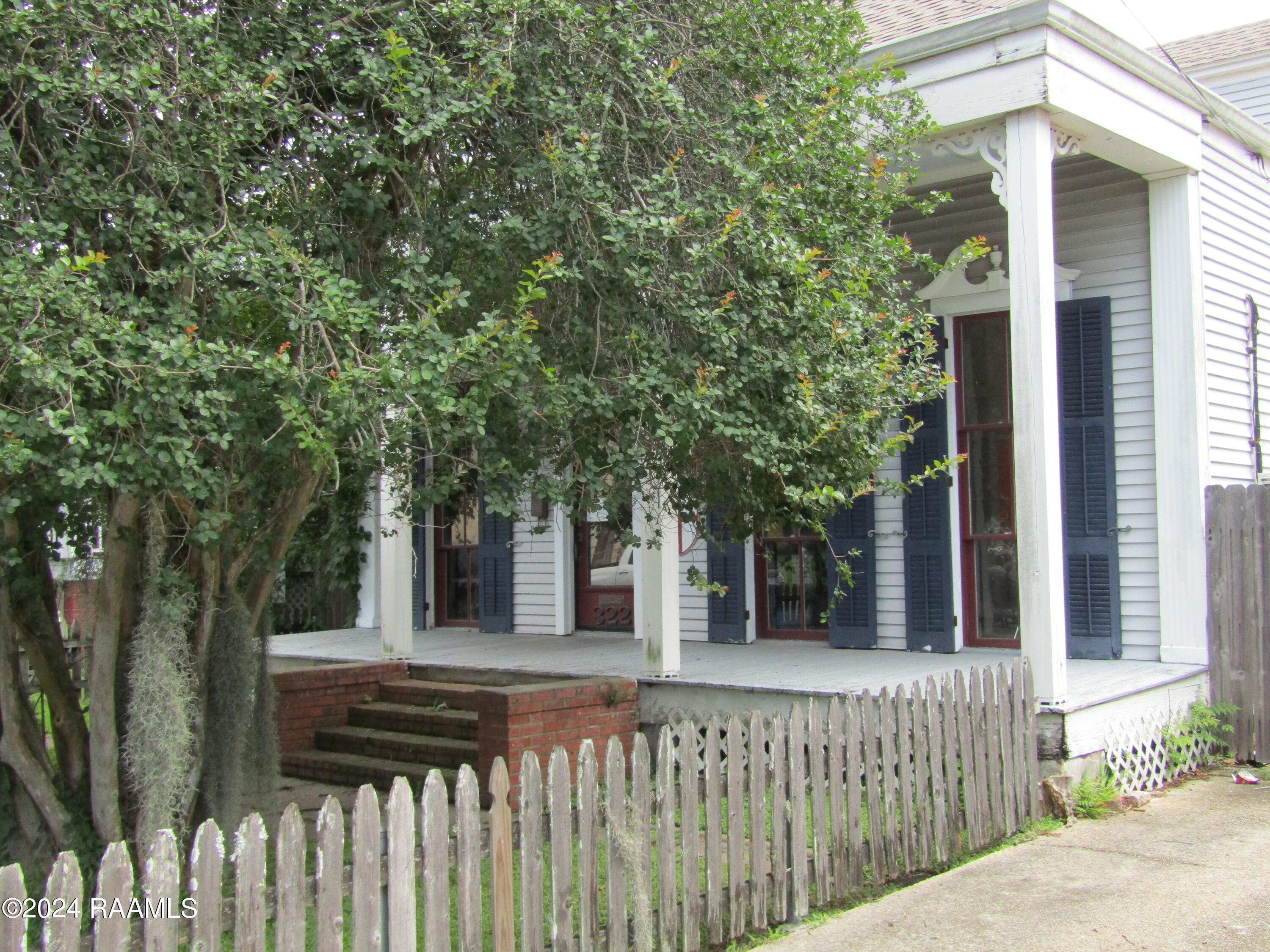 322 W St Peter Street