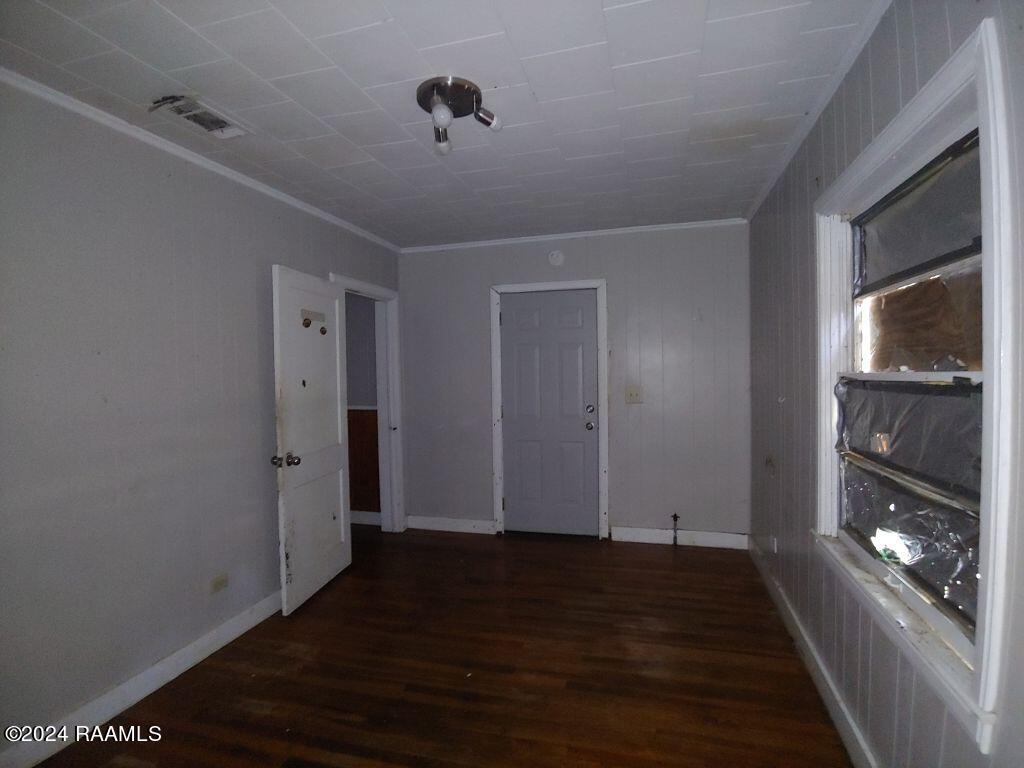 1101 Poinciana Avenue