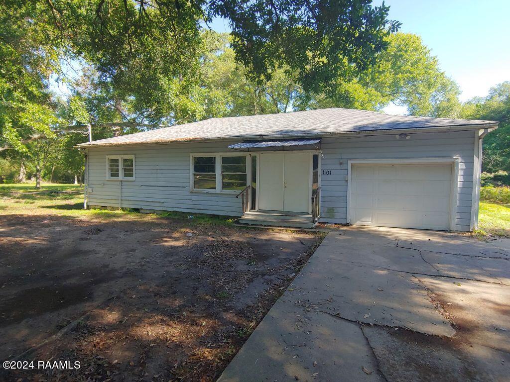 1101 Poinciana Avenue