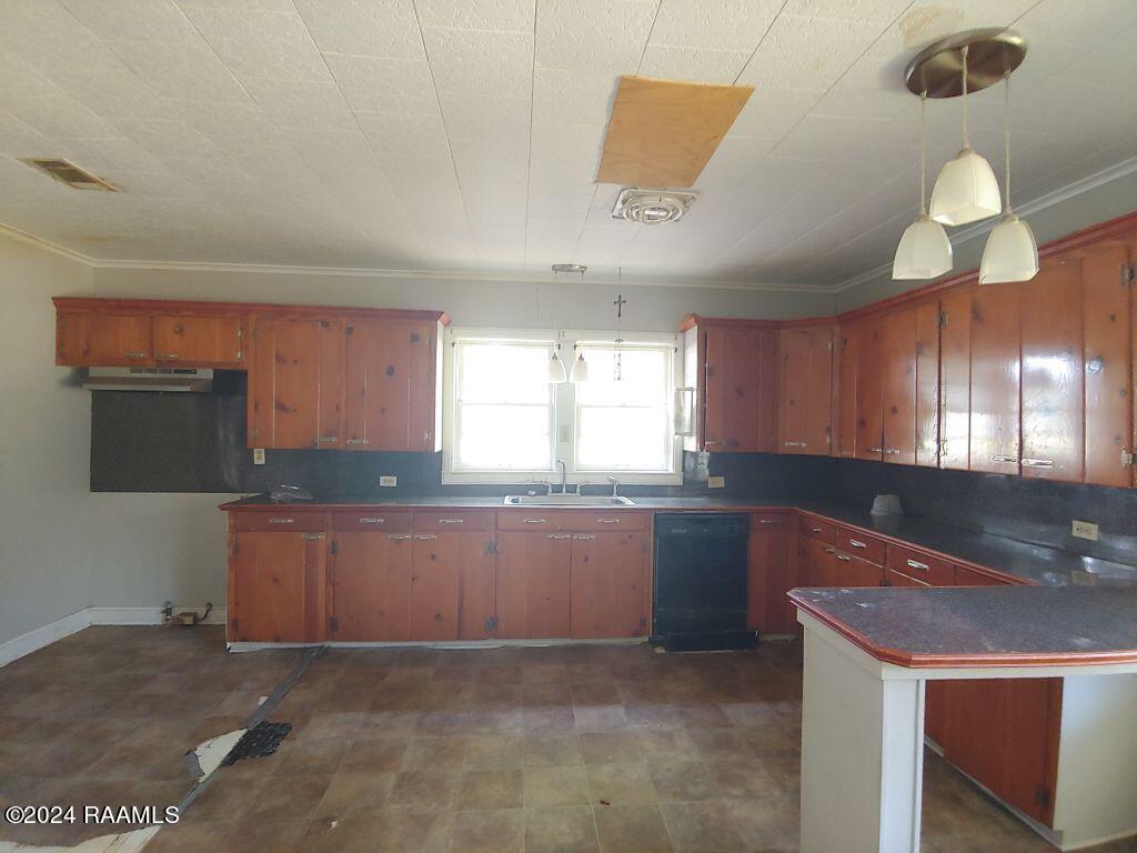 1101 Poinciana Avenue