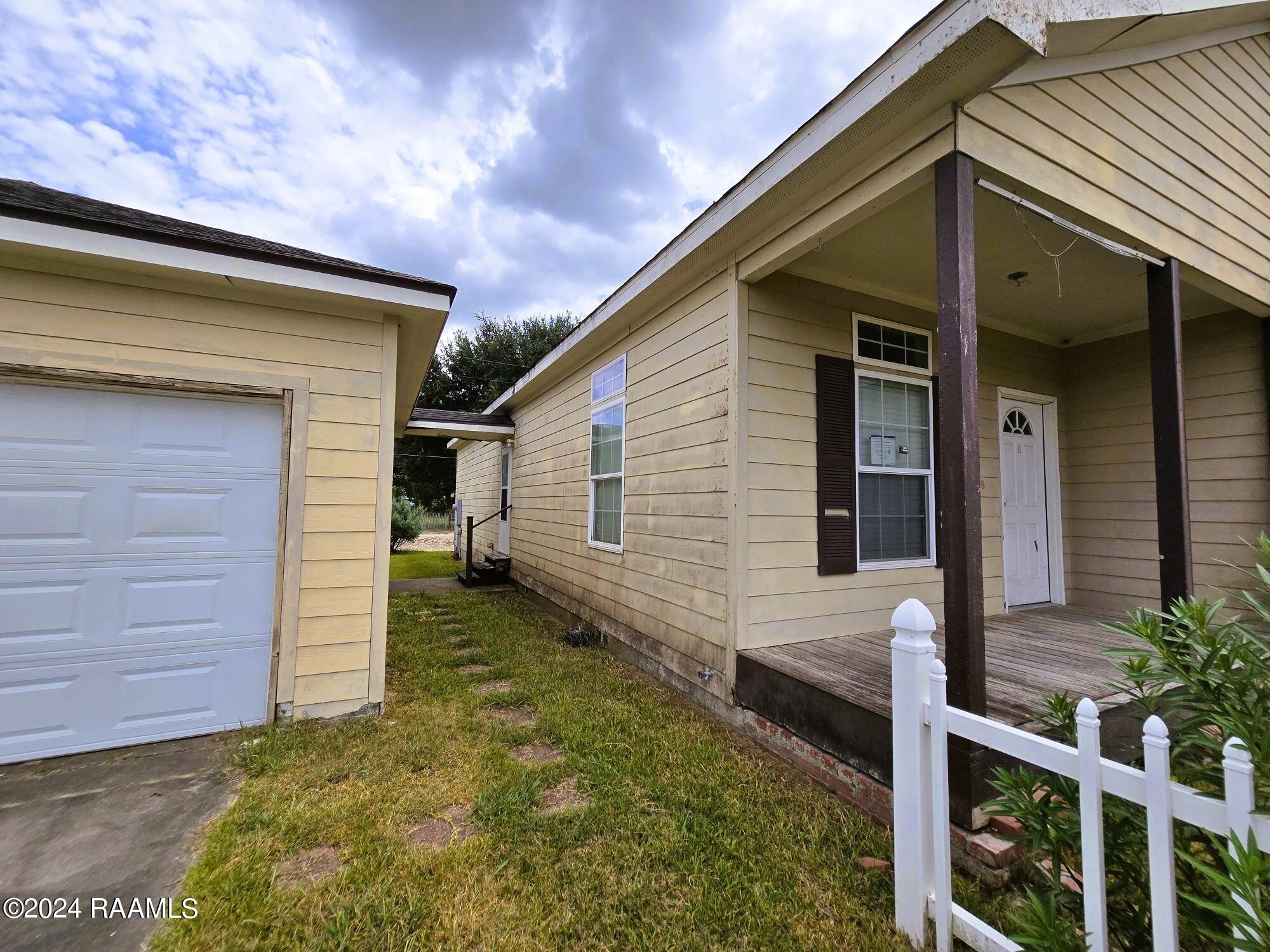 102 Stoneburg Drive