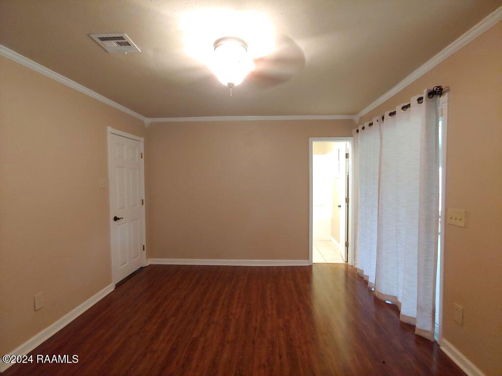 213 Des Jardin Avenue