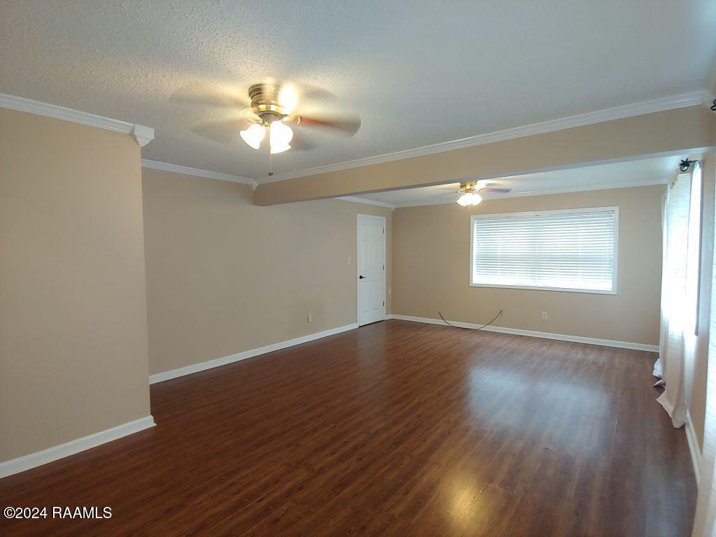 213 Des Jardin Avenue