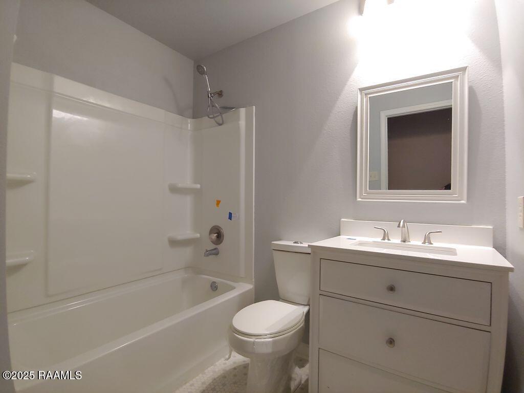 213 Des Jardin Avenue