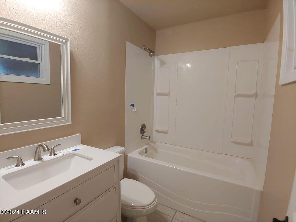 213 Des Jardin Avenue
