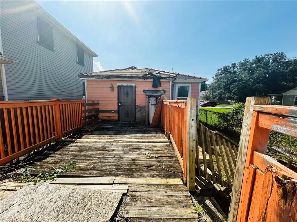 2413 BARTHOLOMEW Street