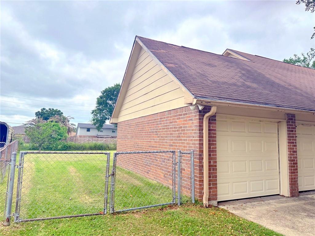 51 COUNTRY CLUB Drive