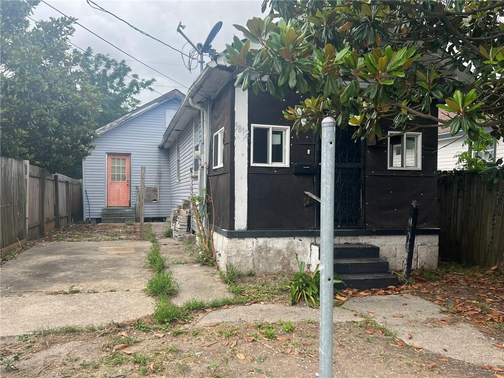 1812 FELICIANA Street