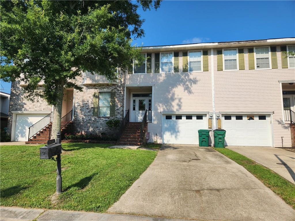 16 BRANDON HALL Drive A
