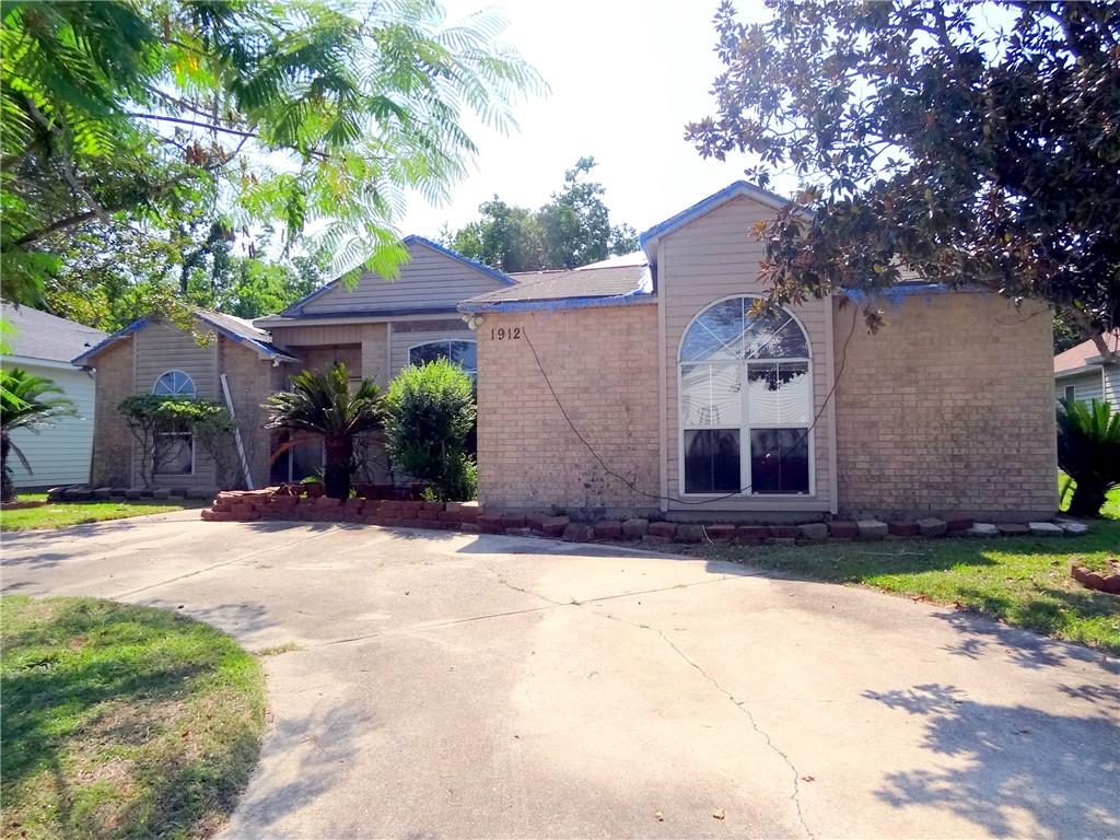 1912 ENGLISH COLONY Drive
