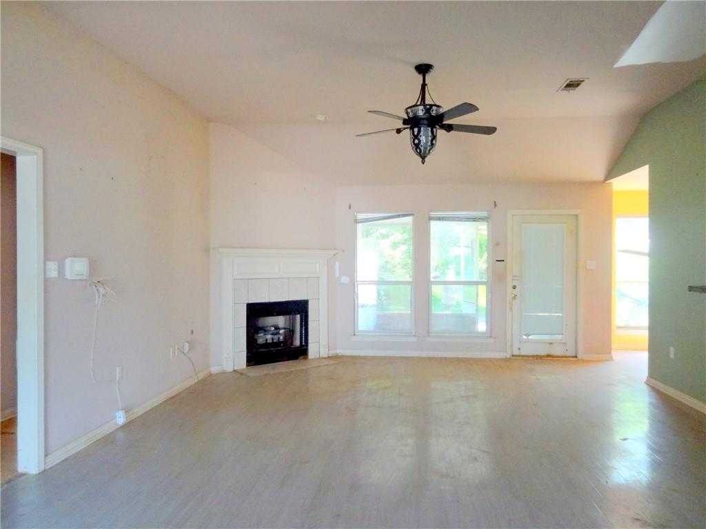 1912 ENGLISH COLONY Drive