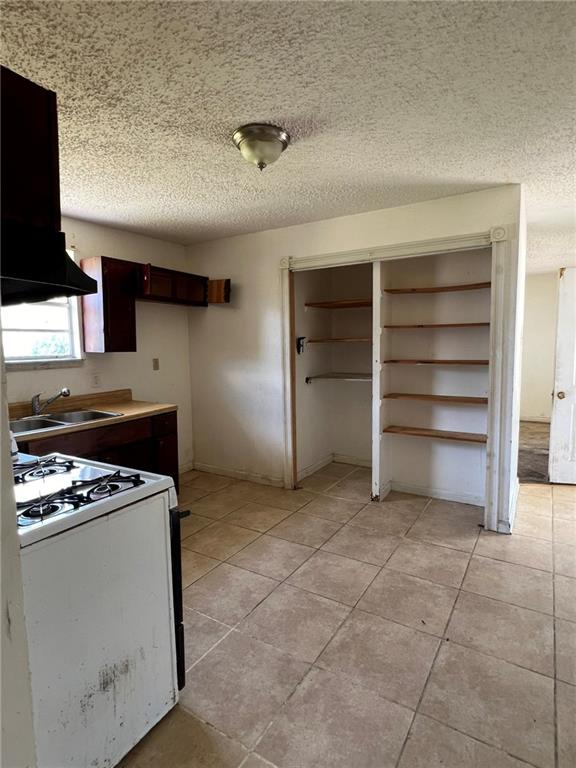 2541 TAFFY Drive
