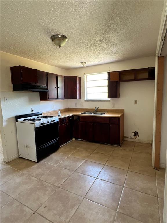 2541 TAFFY Drive
