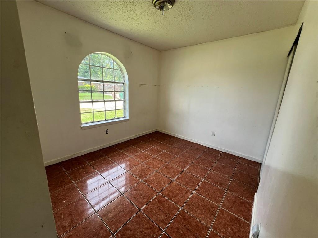 2541 TAFFY Drive
