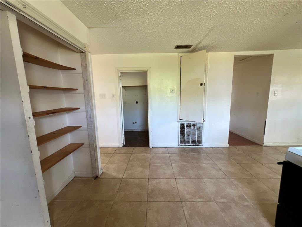 2541 TAFFY Drive