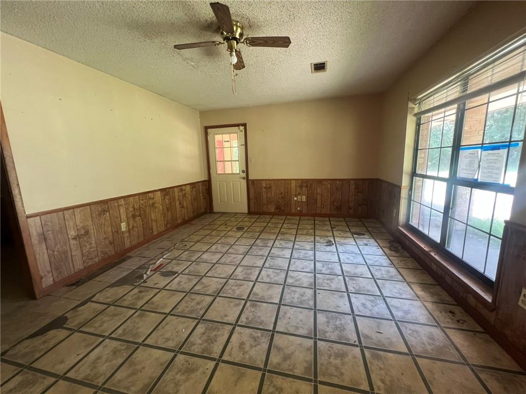 82 LEON BROWN Lane