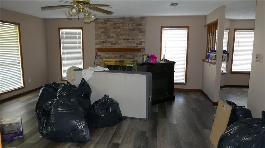 121 PLEASANT VALLEY Drive
