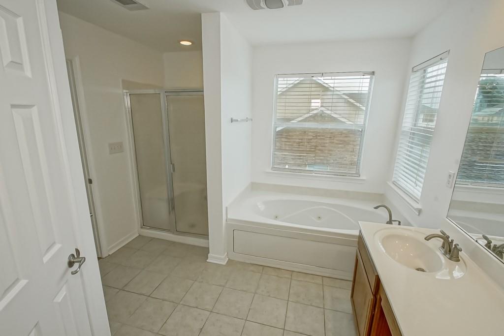 11147 N BAYOU VIEW Drive