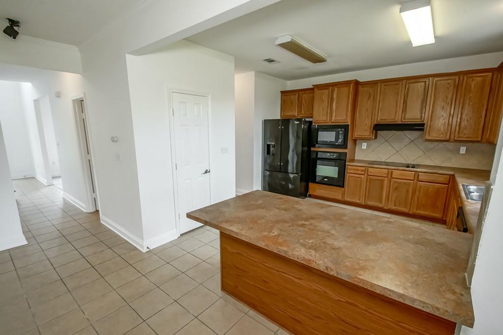 11147 N BAYOU VIEW Drive
