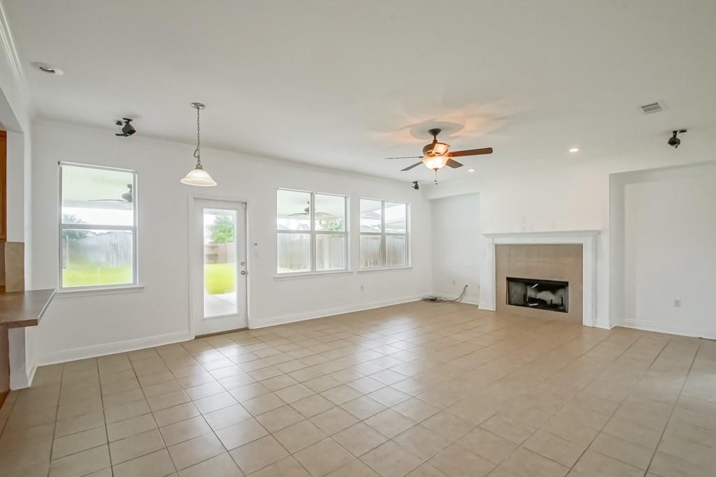 11147 N BAYOU VIEW Drive