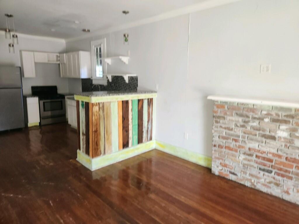 1440 DESIRE Street
