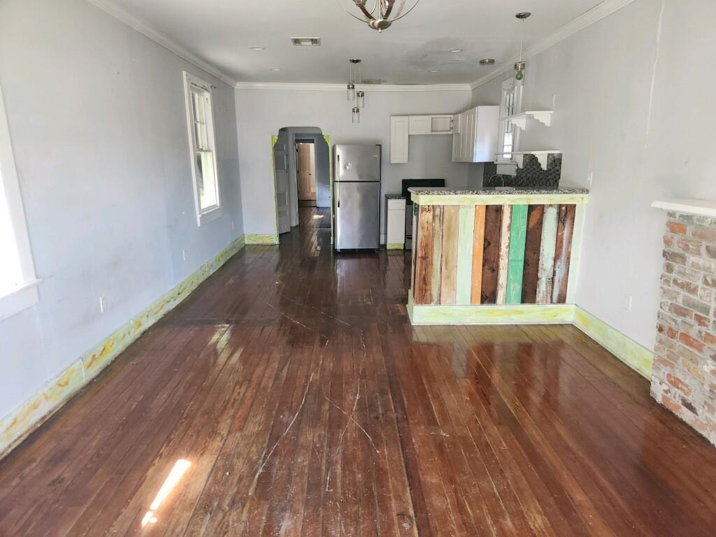 1440 DESIRE Street