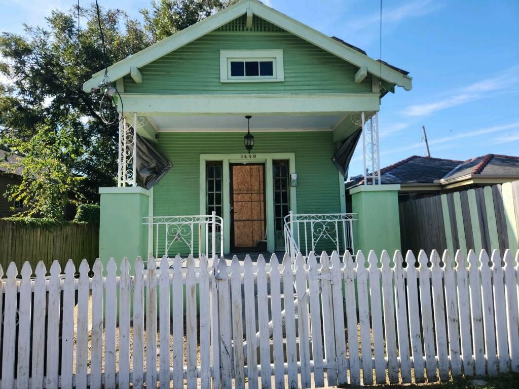 1440 DESIRE Street